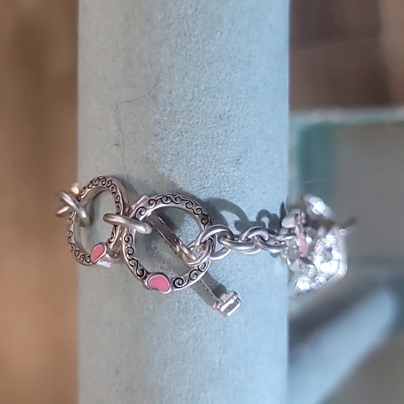 Breast Cancer awareness bracelet silvertone metal and pink hearts and bows - Picture 2 of 8